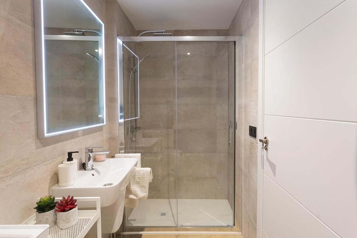 Private & Pool Goyeneta Sevilla Urban Apartment Zewnętrze zdjęcie