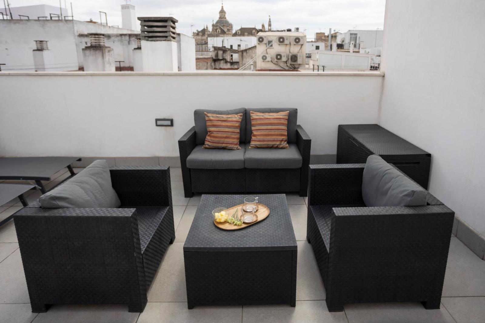 Private & Pool Goyeneta Sevilla Urban Apartment Zewnętrze zdjęcie