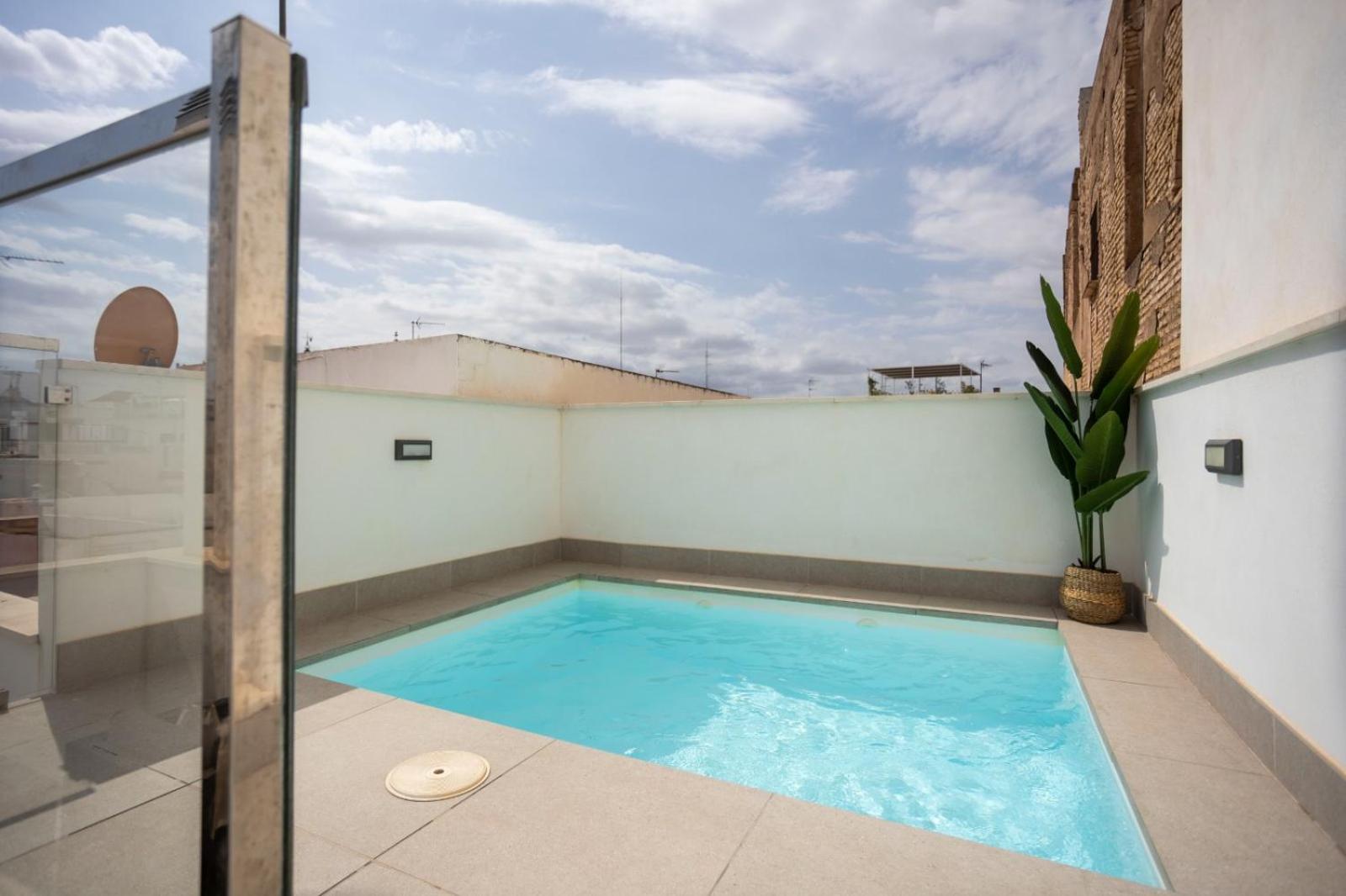 Private & Pool Goyeneta Sevilla Urban Apartment Zewnętrze zdjęcie