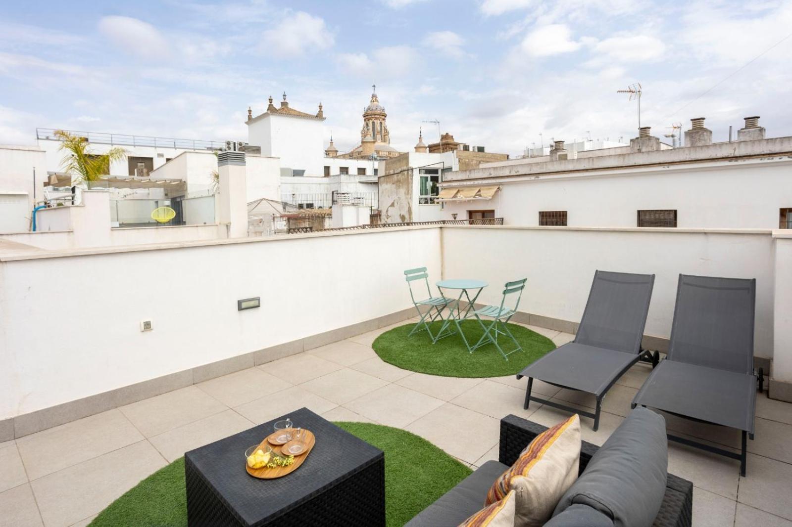 Private & Pool Goyeneta Sevilla Urban Apartment Zewnętrze zdjęcie